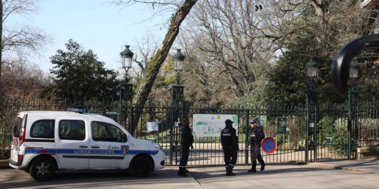 Crimă ca în filme la Paris. Mai multe genți pline cu carne și oase de om au fost descoperite într-un parc celebru din capitala Franței