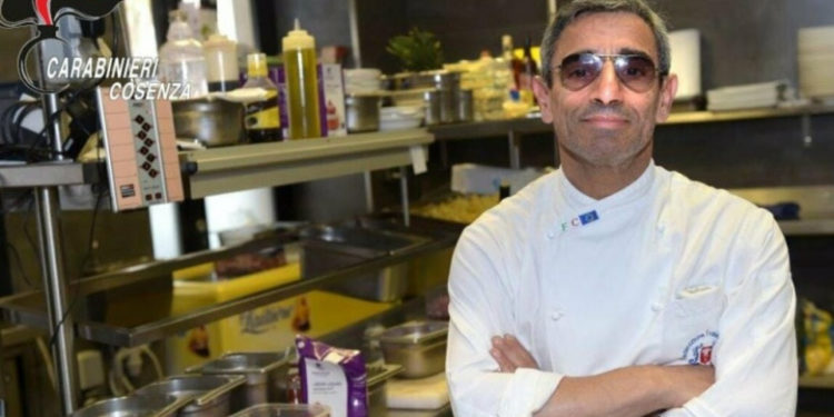Un mafiot italian se ascundea la lumina zilei: făcea pizza într-un oraș din Franța. A fost prins după aproape 20 de ani de căutări
