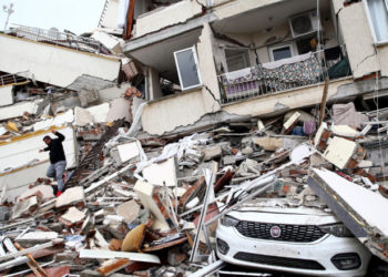 Turcia, în colaps după cele două mari cutremure. Moneda turcească s-a prăbușit, iar tranzacţiile au fost suspendate