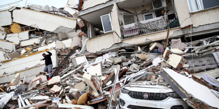 Turcia, în colaps după cele două mari cutremure. Moneda turcească s-a prăbușit, iar tranzacţiile au fost suspendate