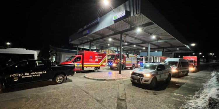 Salvatorii moldoveni care au plecat spre Turcia au traversat frontiera de stat. Din echipă fac parte și 2 câini de căutare