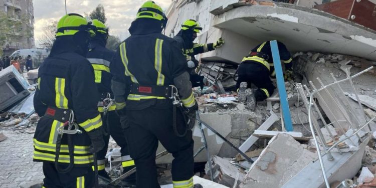 Salvatorii moldoveni au evaluat 12 blocuri prăbușite: Ce au depistat sub dărâmături | FOTO