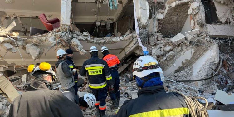 Două moldovence și copiii lor au fost repatriați din zonele afectate de cutremur din Turcia. Totodată, salvatorii moldoveni, continuă operațiunile | VIDEO