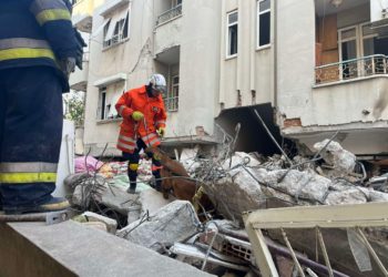 Misiunea salvatorilor moldoveni în Turcia continuă. Ei au identificat noi sectoare de intervenție și au extras de sub ruine cadavrul unei persoane | VIDEO