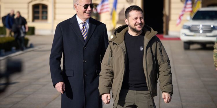 Președintele SUA, Joe Biden s-a aflat astăzi într-o vizită neașteptată la Kiev: A promis Ucrainei un nou pachet de ajutor militar în valoare de 500 mln de dolari | VIDEO