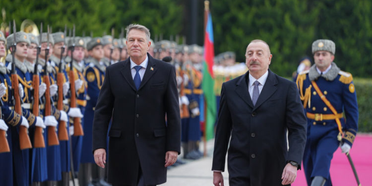 Preşedintele azer: Vom folosi oportunităţile din România pentru a exporta gazul şi pe alte pieţe europene