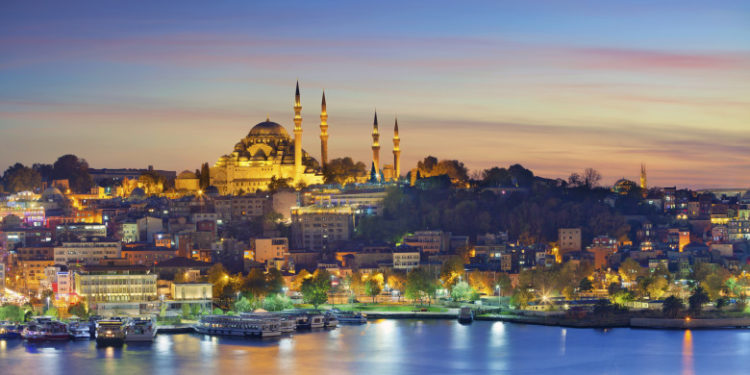 „Risc ridicat de insecuritate pentru românii aflați în Istanbul”. MAE le cere să evite locurile turistice