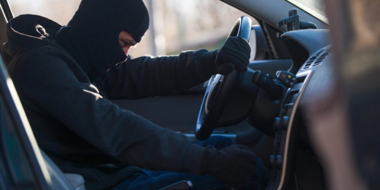 Reţea de furturi auto, destructurată în Bulgaria. Procuror: Pot fura orice maşină în câteva minute. În 4 ore era dezmembrată complet