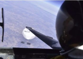 Un pilot american și-a făcut selfie cu balonul-spion al Chinei. Imaginea, publicată acum de Pentagon