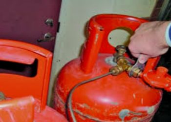 Detalii noi de la  explozia urmată de incendiu într-un apartament din Bălți. Unul din cei trei bărbați răniți se află în reanimare | VIDEO