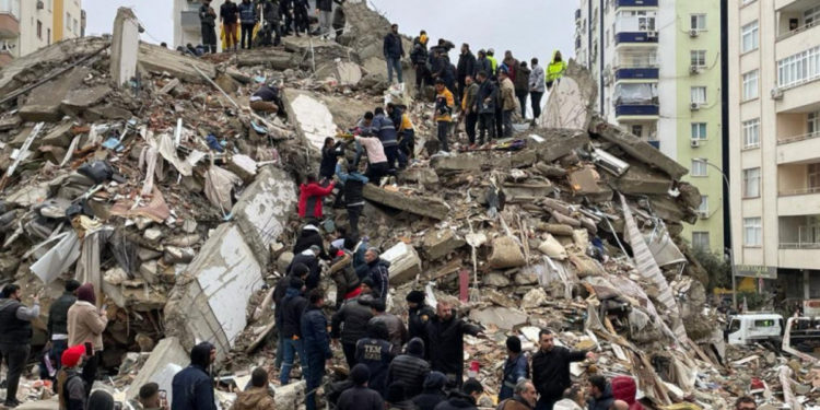 Un nou cutremur a zguduit Turcia la prânz. Numărul total al deceselor a depășit cifra de 11.200