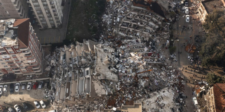 Cine sunt oamenii de afaceri reținuți în Turcia pentru construcțiile „de înaltă calitate” prăbușite. Unii încercau să fugă din țară