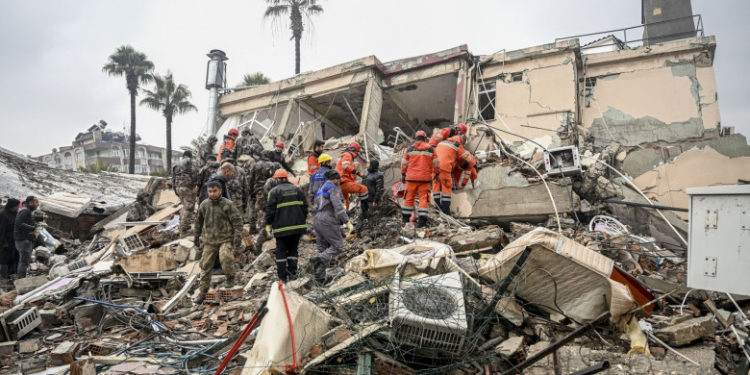 180 de oameni arestați din cauza clădirilor care s-au prăbușit la cutremur în Turcia. Alți 600 sunt sub anchetă