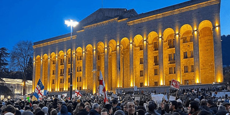Грузинский законопроект об «иноагентах» отозвали из парламента на фоне протестов