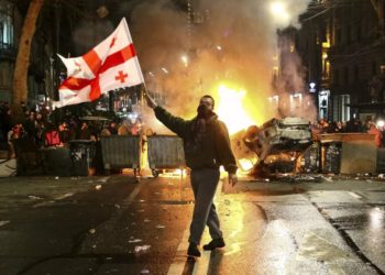 На фоне протестов в Грузии законопроект об «иностранных агентах» отозван. Лидер партии власти: на документ был наклеен ложный ярлык «российского закона» | VIDEO