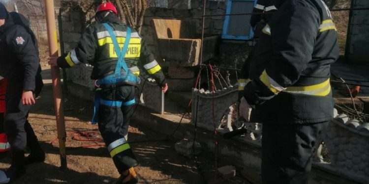 В Резинском районе женщина упала в колодец