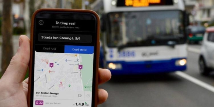 В Кишиневе пассажиры смогут отслеживать движение общественного транспорта. Что думают жители столицы о новом мобильном приложении | VIDEO