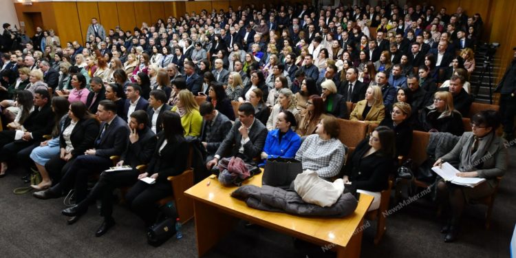 Гимн не прозвучал: Общее собрание судей, созванное впервые за четыре года, не обошлось без инцидентов | VIDEO