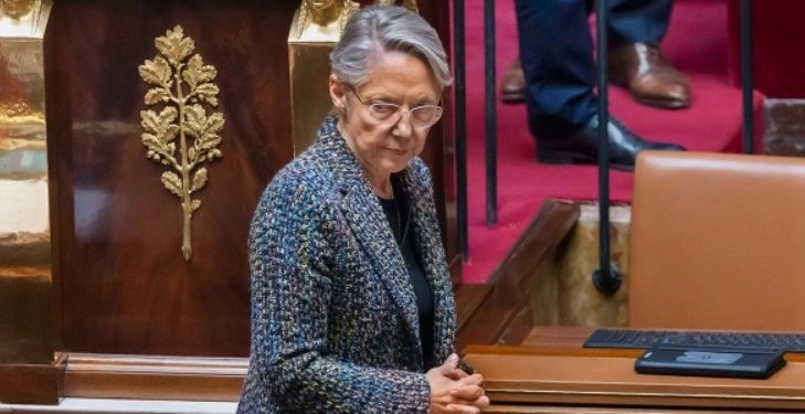 Оппозиционные партии решили вынести вотум недоверия правительству Франции