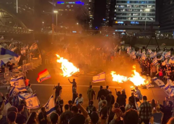 Массовые протесты в Израиле: Тысячи людей не согласны с судебной реформой