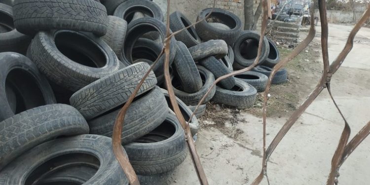 Guvernul a stabilit noi reglementări la gestionarea anvelopelor uzate, din 23 martie