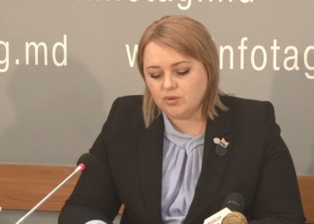 LIVE | Conferință de presă susținută de către deputații independenți Alexandr Nesterovschi și Irina Lozovan