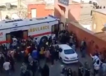 В Иране — массовые отравления девочек в школах. За три месяца пострадали сотни детей