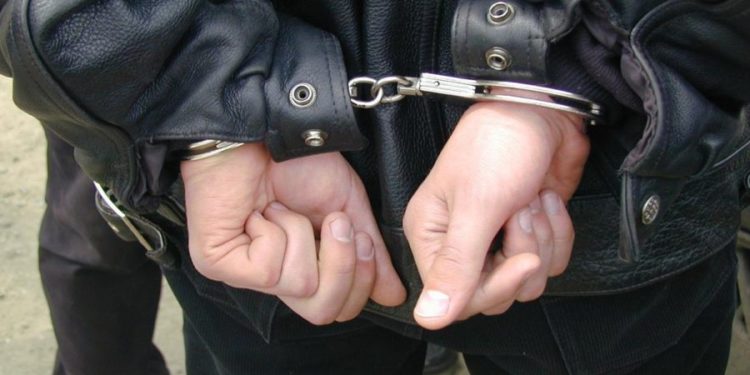 Трое мужчин попытались украсть у жителя столицы 500 тыс. леев