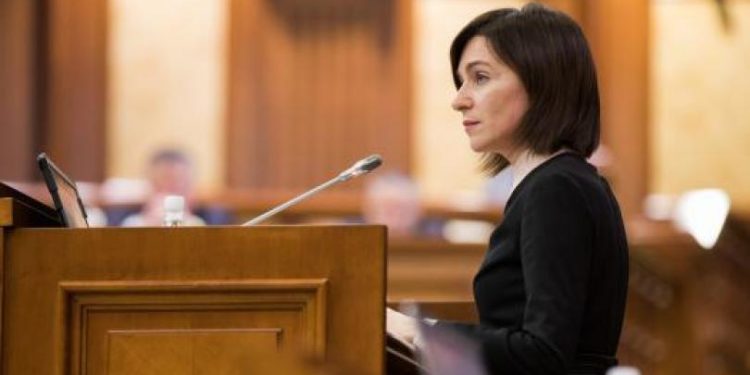 Maia Sandu a ținut azi un discurs la ședința Parlamentului. Sala era pe jumătate goală, fiind prezentă doar majoritatea PAS | VIDEO