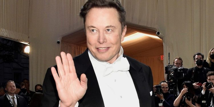 Elon Musk este din nou cel mai bogat om din lume