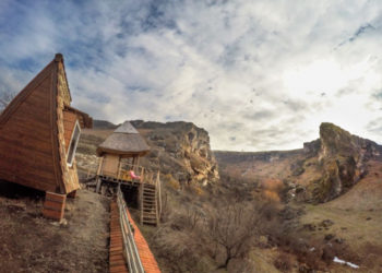 BNS: Structurile de primire turistică colective cu funcțiuni de cazare au fost frecventate de aproape 334 de mii de turiști