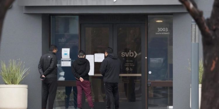 В США обанкротился крупнейший банк со времен кризиса 2008 года