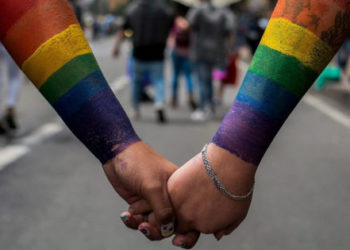 Al treilea cuplu LGBTQ+ a depus cererea pentru a-și înregistra căsătoria: încurajarea familiei a adus succes | VIDEO