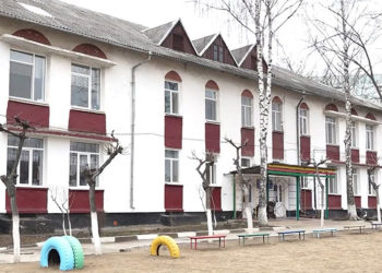 Скандал в детсаду Бельц: помощник воспитателя уволена