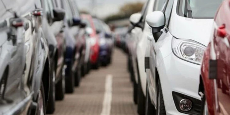 De mîine, șoferii din capitală pot circula fără faza scurtă a farurilor pe timp de zi