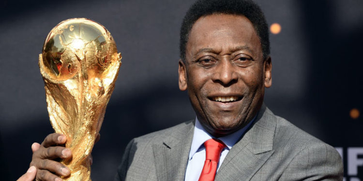 Fotbal: Pele a lăsat în testamentul său 30 la sută din bunuri văduvei sale