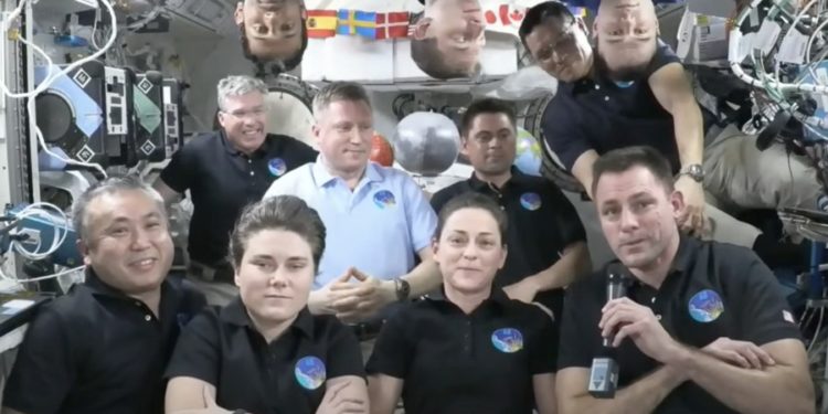 Echipajul Crew-5 a părăsit ISS şi se îndreaptă spre Pământ