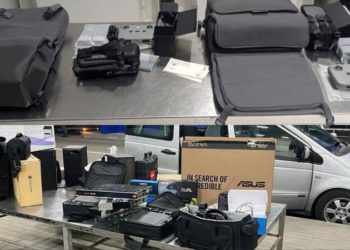 Le-au confiscat, pentru că nu le-au declarat: Ce au găsit vameșii în mașina și bagajul unui român și ucrainean