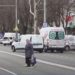Pietonii surprinși cum traversează neregulamentar, avertizați de tineri cu megafoane. Campanie de prevenire a accidentelor organizată de un grup de activiști | VIDEO