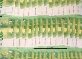 Schemă de corupție la eliberarea permiselor de conducere, documentată de CNA. Lunar, 20 000 de euro erau colectați pentru a mitui unii responsabili de la ASP