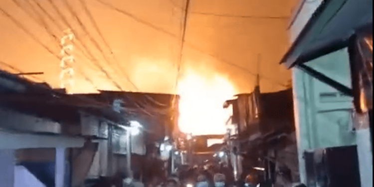 Indonezia: Cel puţin 16 morţi şi zeci de răniţi într-un incendiu la un depozit de combustibil | VIDEO