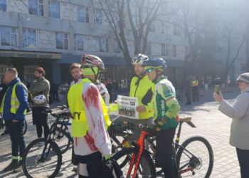 „Suntem în doliu. Nu ne simțim în siguranță pe drum!” Cicliștii din Moldova, într-un marș prin Chișinău