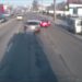 Accident evitat la limită în capitală. Poliția este în căutarea unui șofer care a ieșit pe contrasens, fiind la un pas de a se tampona cu un camion | VIDEO
