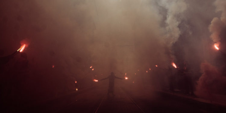 Lupte de stradă la Lyon și Paris. Aproape 300 de proteste au fost programate în Franța față de schimbările la legea pensiilor