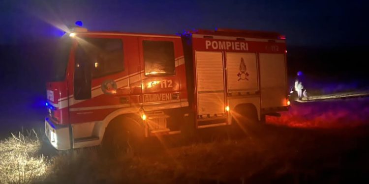 Peste 30 de incendii de vegetație, produse în 24 de ore: 70 de Ha de teren – compromise