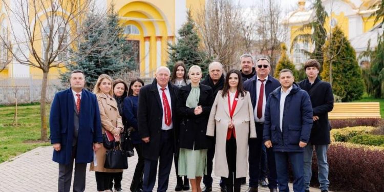 Candidatul Partidului „ȘOR” pentru funcția de bașcan al Găgăuziei, Evghenia Guțul, a depus actele pentru înregistrarea în cursa electorală