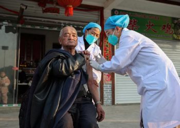 ВОЗ критикует Китай за помехи в расследовании истоков ковида