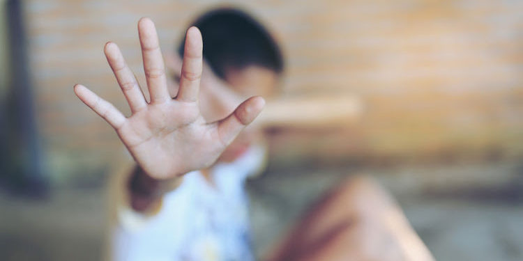 Венгрия экстрадировала в Молдову мужчину из Теленешт, который заставлял подростка оказывать секс-услуги на съемных квартирах в Кишиневе