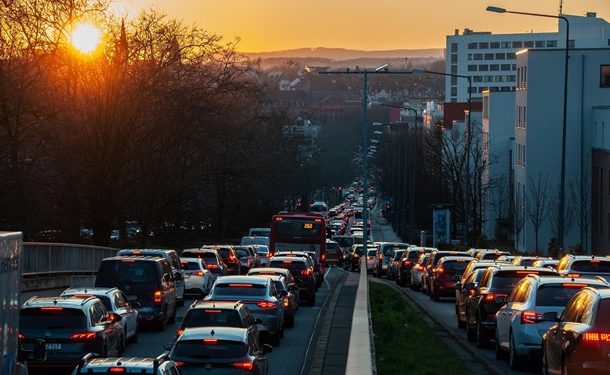 Французские водители будут получать плату за отказ от вождения