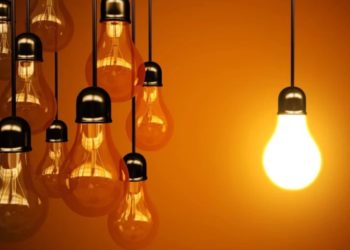 Снизилась цена на свет: НАРЭ установило новые тарифы на электроэнергию